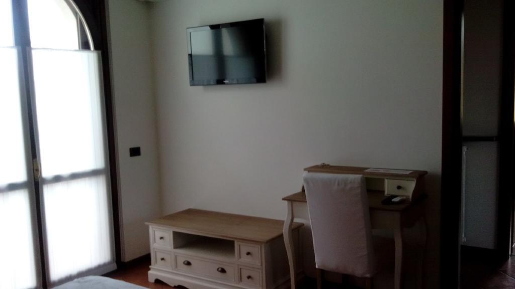 Crespi House Bed & Breakfast Parabiago Phòng bức ảnh