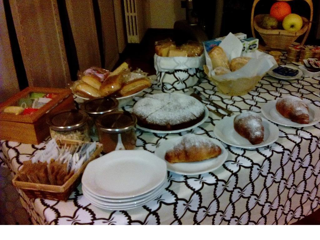 Crespi House Bed & Breakfast Parabiago Phòng bức ảnh